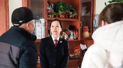 聋哑人遭受家暴后房产也被抢夺,她该怎么办?1