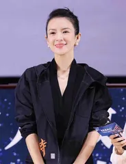 “新人导演”章子怡，在天上写诗0