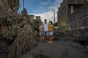 塔阿尔火山的邻居6