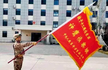 艰难反“围剿”  神鹰遨苏区