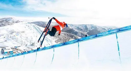 谷爱凌夺得自由式滑雪女子U型场地技巧冠军