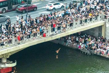 “跳水大爷”启示城市治理0