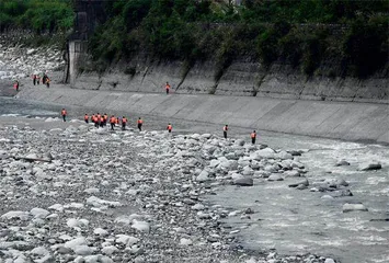 四川彭州龙漕沟山洪致7人遇难