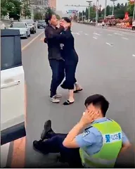 父女黄码取药袭警案背后0