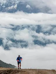 越野跑者：“面对山”的人如何面对自己