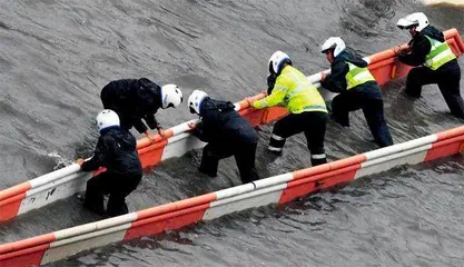 “豫”难而上  风雨同舟1