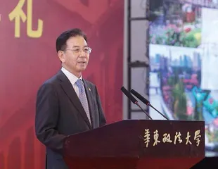 华东政法大学与新中国法治建设十段共振3