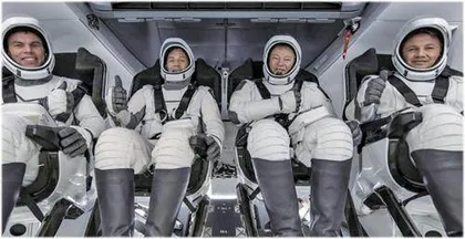 SpaceX执行Axiom Ax-将新一批私人宇航员送上太空0