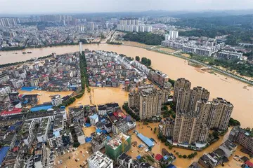 湖南平江　洪水侵袭下的中国辣条之乡0