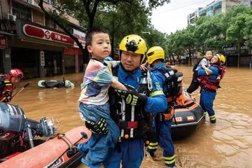 湖南平江　洪水侵袭下的中国辣条之乡1