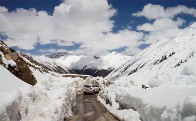 雪山那边的小学