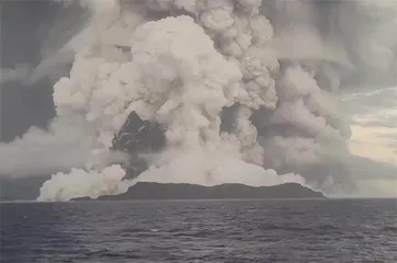 汤加火山大爆发震动全球1