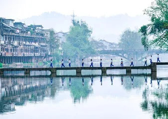 小众古镇，如何迎接“反向旅游”热