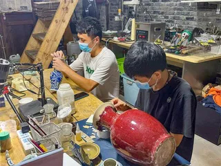 金缮与锔瓷：在裂缝里“种花”