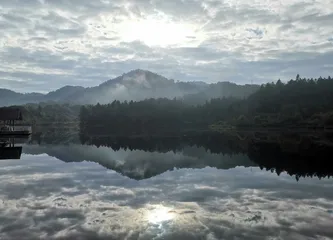 一座孤峰一天池1