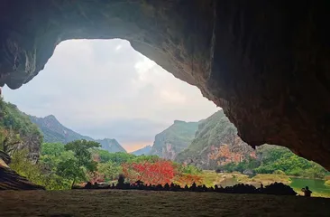 深山探洞与赶海