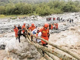 渡难关 泸定安 