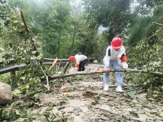 甘孜：在参与中督导 打赢抗震救灾这场硬仗0