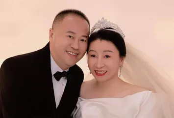 “人生若只如初见”，照顾病妻22年不离不弃0