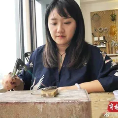 80后细金工艺传承人赵琳静：把诗词制成饰品2