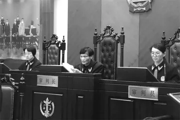 吃喝玩乐比阔气令他走向深渊0