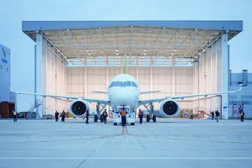 C919量产型首飞成功 商业运营临近4