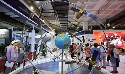 中国“北斗”30年闪耀星空，服务世界2