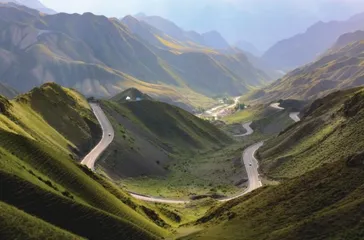 穿越天山，连“天路”为“地网”2