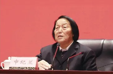 申纪兰：“勿忘人民，勿忘劳动”