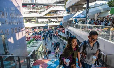 香港人特种兵旅游，正在挤爆深圳