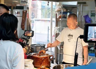 山东济宁市传统特色美食经营者崔保胜：运河美食历久弥新