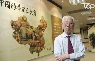 中国最“吝啬”的亿万富翁：一双鞋穿10年，捐93所大学、1000多间图书馆…4