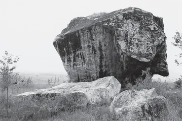 “铁袈裟”与碎片的气象