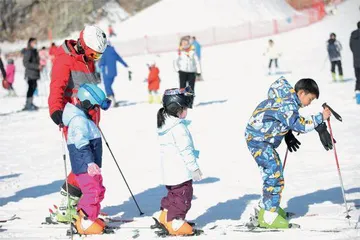 冷冰雪撬动热经济0