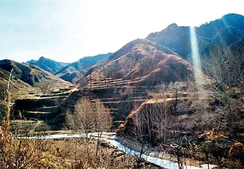 伏地惊雷扫敌顽英雄浩气贯长空6