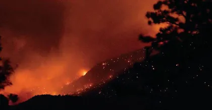 一场野火、一个漂流家族、一间华人博物馆和消失的小镇0