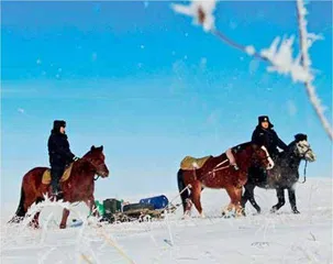 化个“冰雪妆”，骑马去巡边1