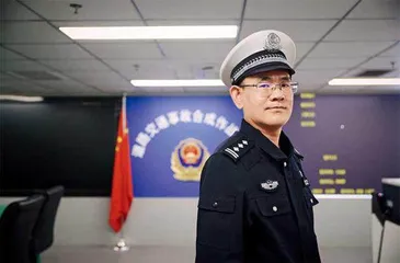 博士后当交警不只因为“轴”0